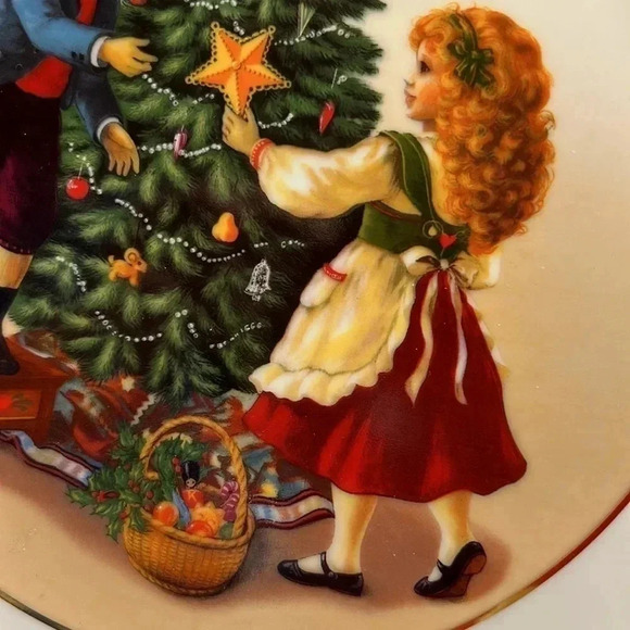 Vintage 1982 Avon XMAS MEMORIES PORCELAIN PLATE TRIMMED WITH  22K GOLD! - Picture 4 of 14